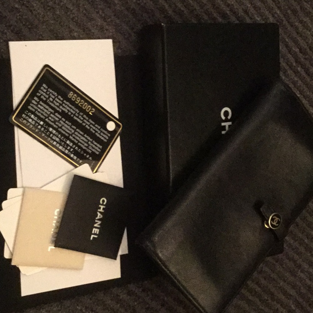 CHANEL wallet